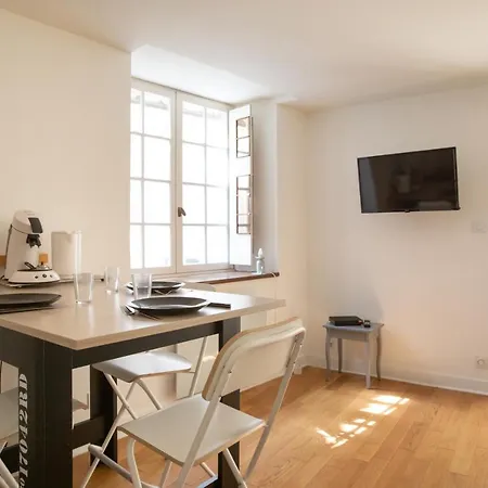Vespa - Hyper Centre Apartament